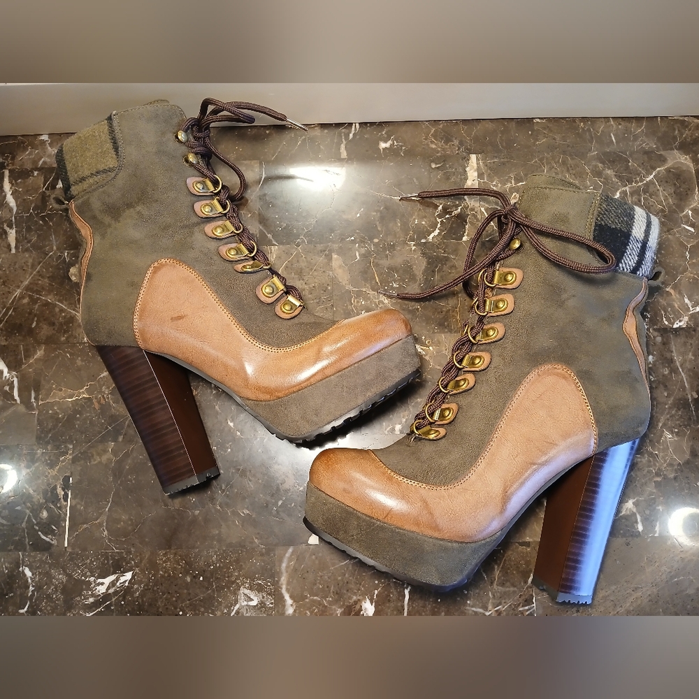 Luichiny Olive and Tan 4.5" Block Heeled Boots - Picture 6 of 12
